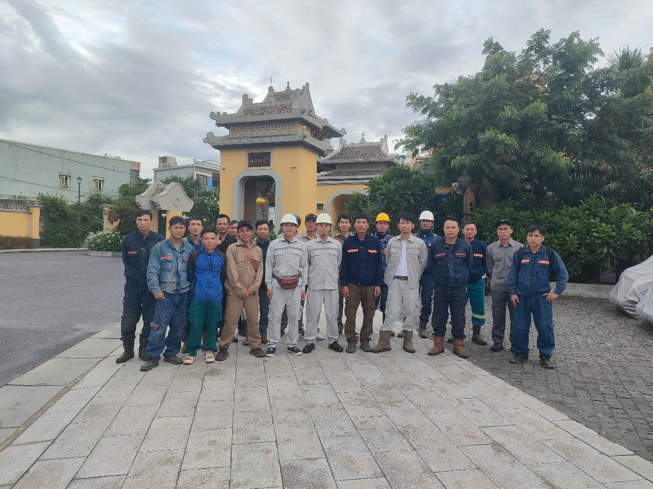 Dự án dưới núi